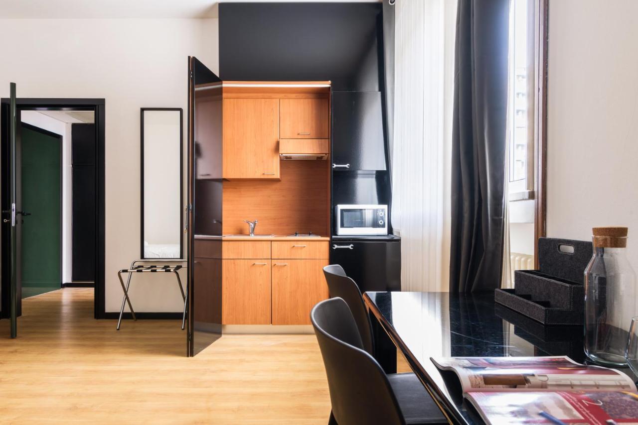 Foresteria Monti Lägenhet Milano Exteriör bild